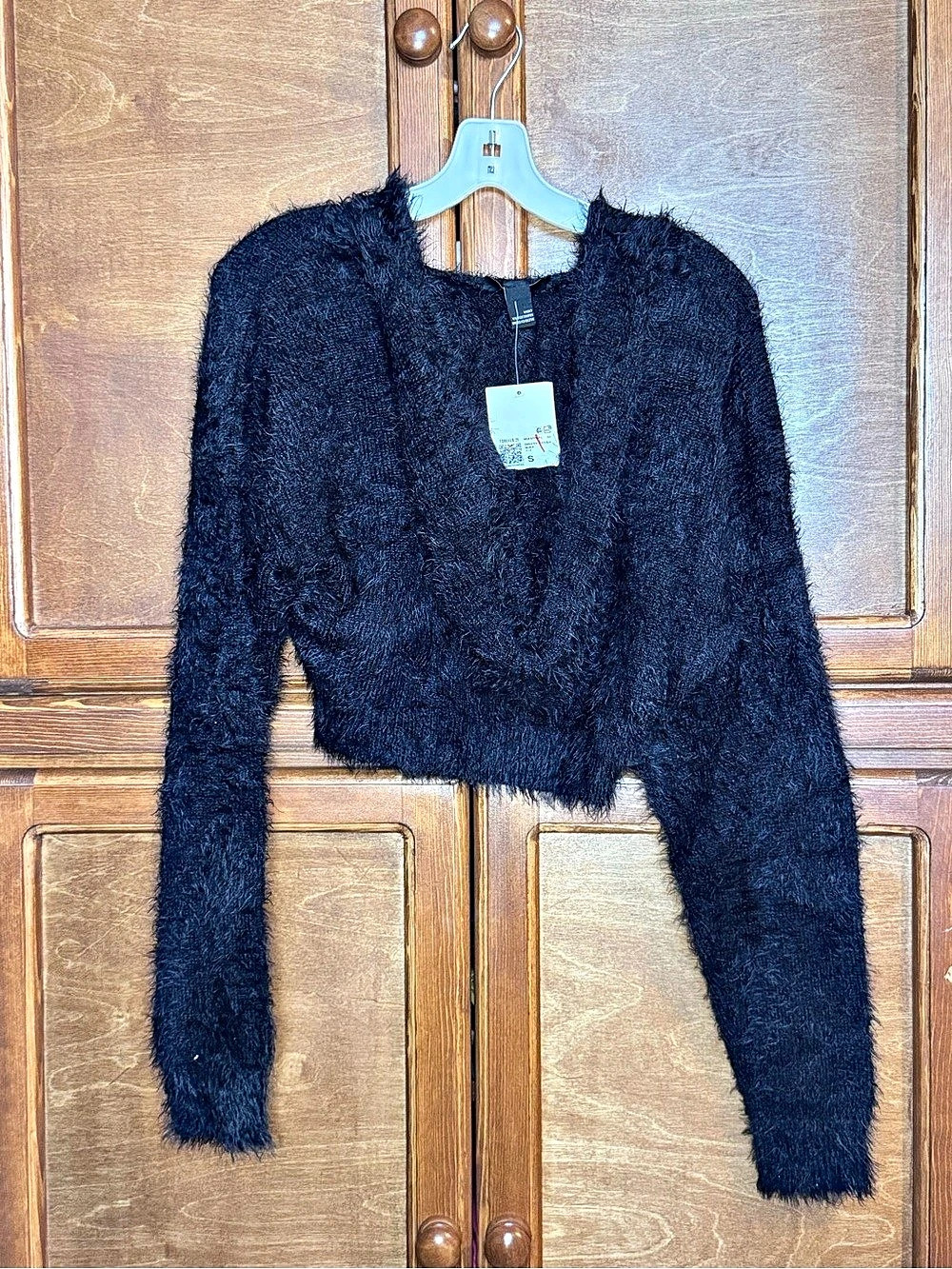 Forever 21 Fuzzy Knit Cropped Sweater Black Small NWT